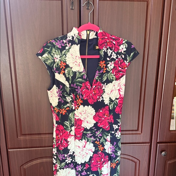 Alexia Admor Dresses & Skirts - Alexia Admor Black and Pink Floral Midi Dress